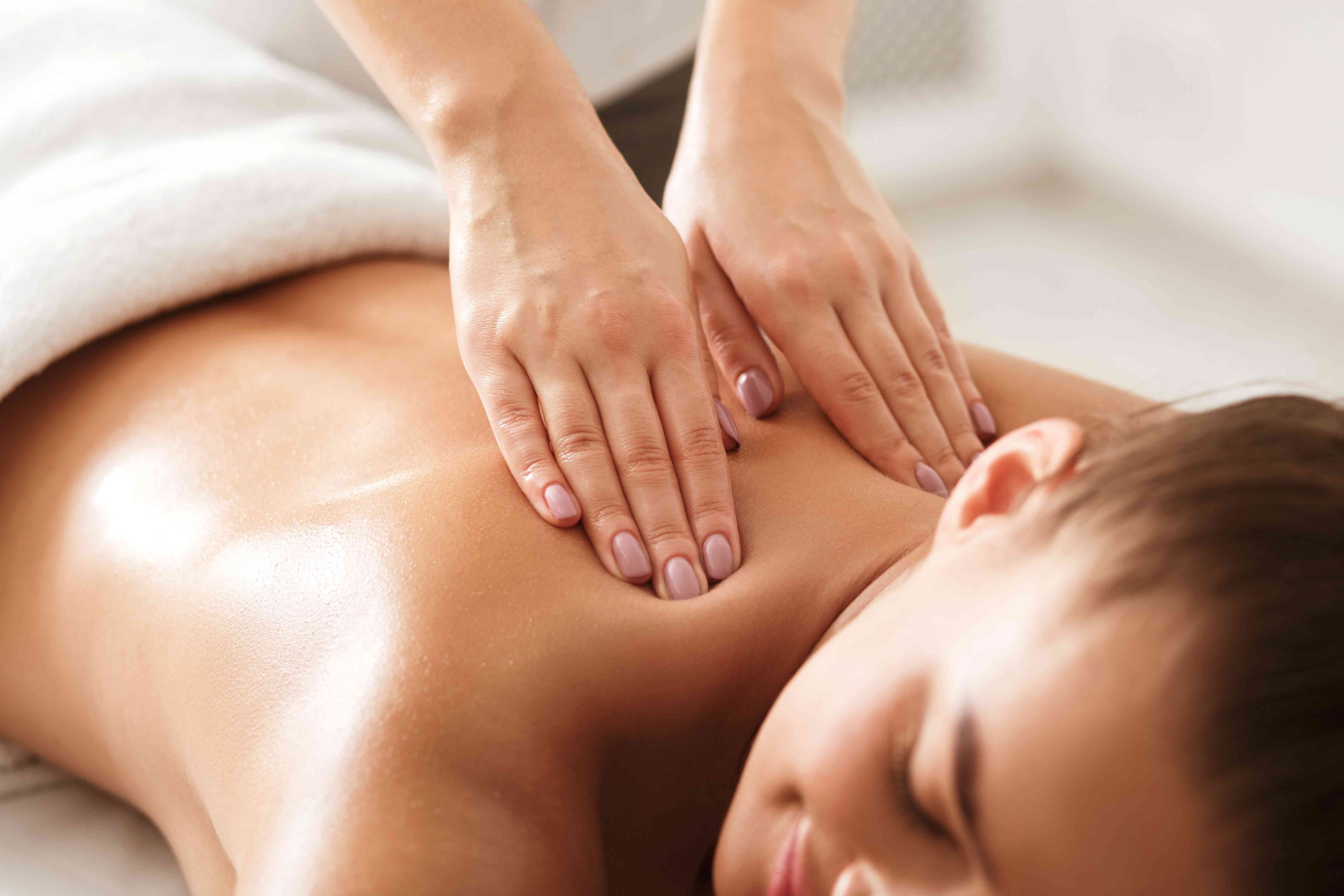 The Benefits of Full-Body Massage for Physical and Emotional Well-Being